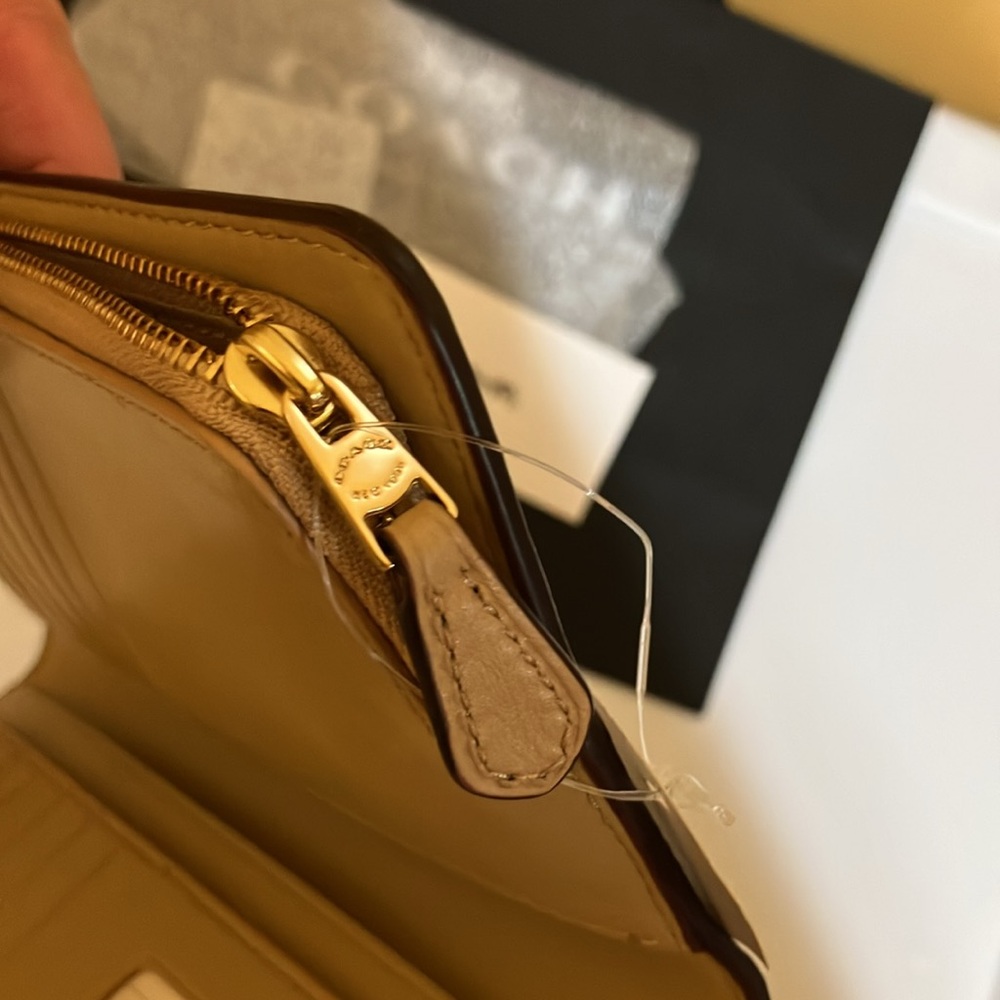 CoachSmooth Beechwood leather Skinny Wallet - Picture 8 of 9